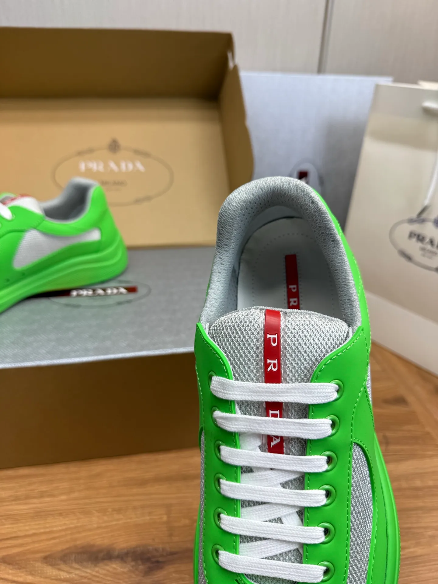 Men's shoes 640💰 [PRADA] Hot selling items🔥Must be recommended every day~~ Official website synchronized, 1:1 high quality shipments✔️ Imported cowhide fabric, rubber material + cowhide lining, original bottom, high-end airplane box packaging🎁 38-45 (38.45 custom-made, non-returnable)